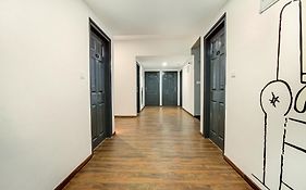 Townhouse Cr Park Near Lotus Temple